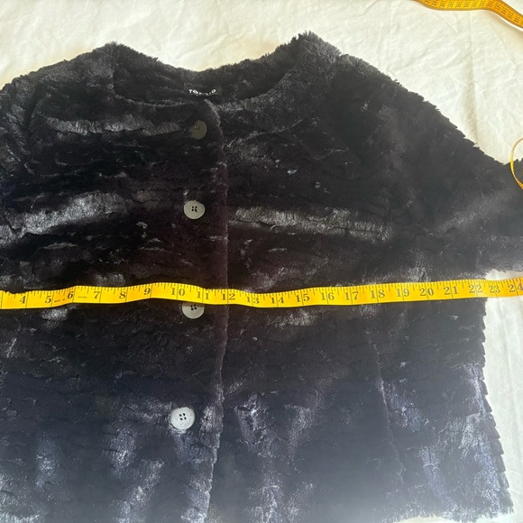 Torrid Faux Fur Cropped Jacket - Picture 12 of 13
